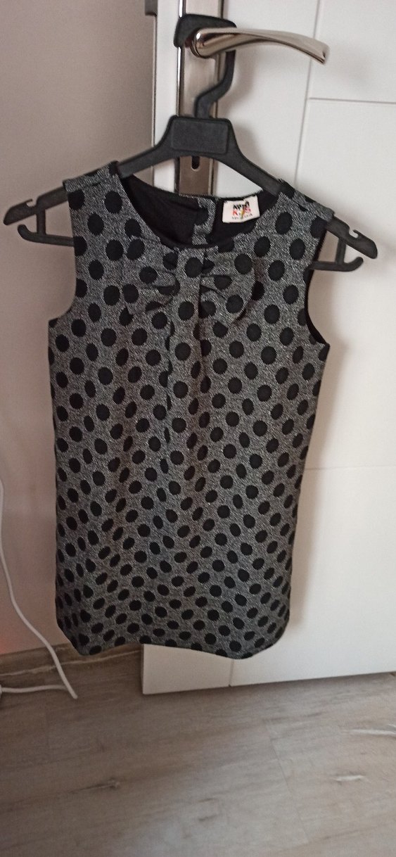 Simli kumaş üzerine puantiyeli  kız çocuğu elbisesi. - Görsel 5