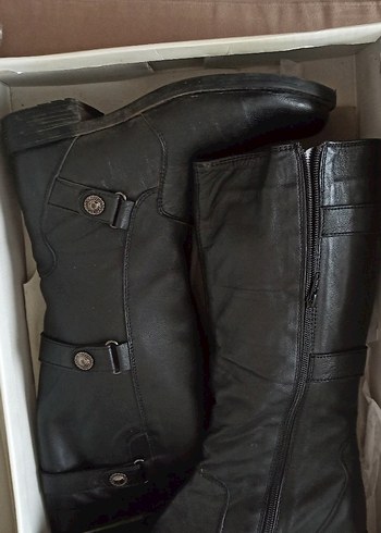 Siyah vidala deri 38 numara temiz çizme... - Görsel 2