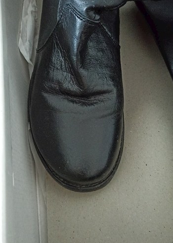 Siyah vidala deri 38 numara temiz çizme... - Görsel 3