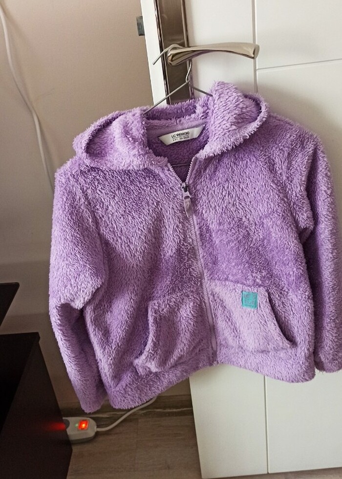 LCW marka kız çocukları için peluş mont.. - Görsel 3