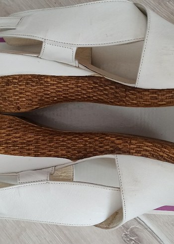 Beyaz  çapraz bantlı  yazlık deri Ayakkabı.... - Görsel 3