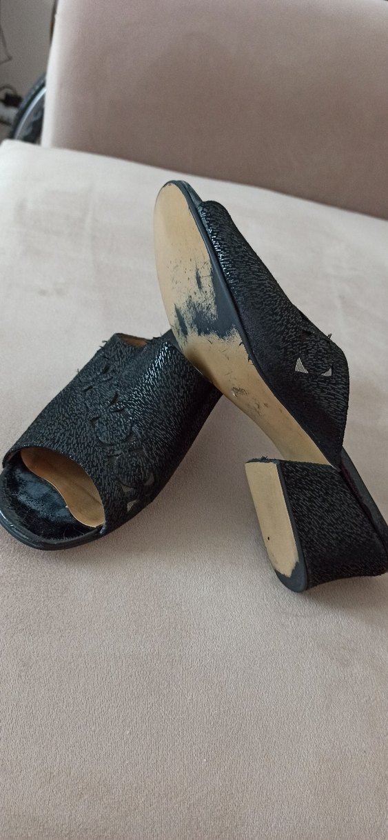 Koyu Siyah Yılan Desenli Dolgu Topuk Terlik - Görsel 3