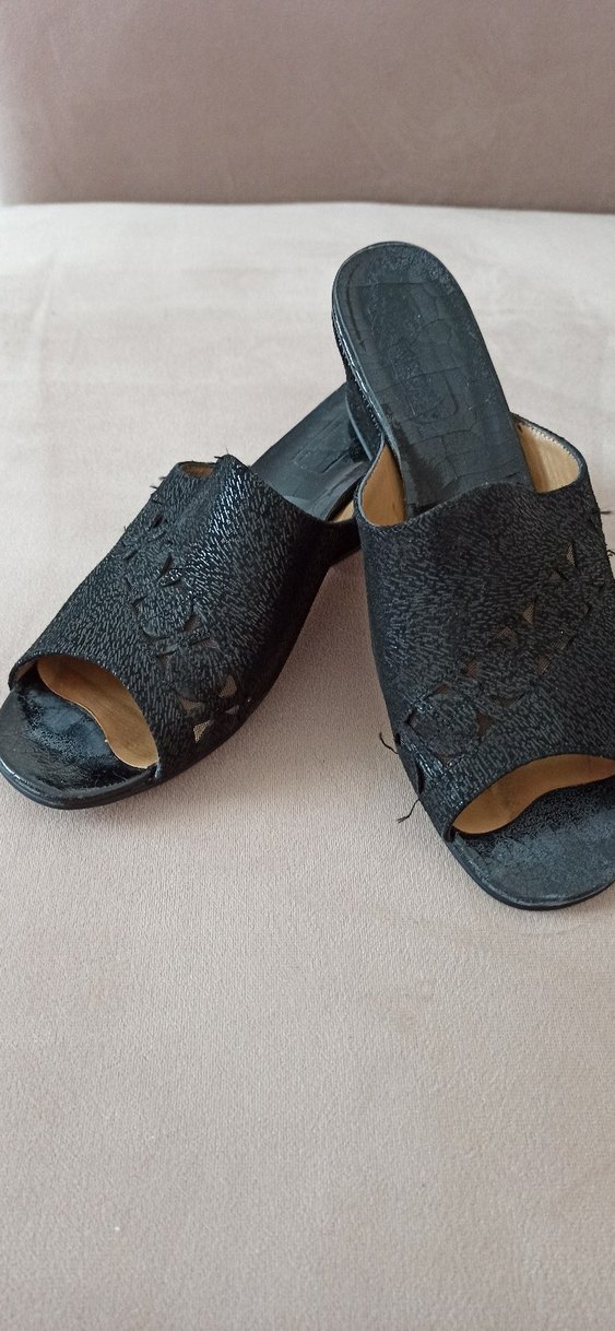 Koyu Siyah Yılan Desenli Dolgu Topuk Terlik - Görsel 2