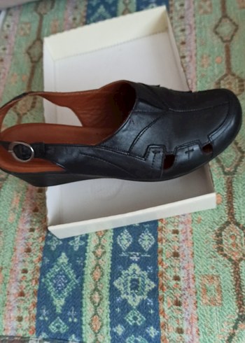 Kemer Tokalı Kahverengi Dolgu Topuk Kadın Sandalet - Görsel 2