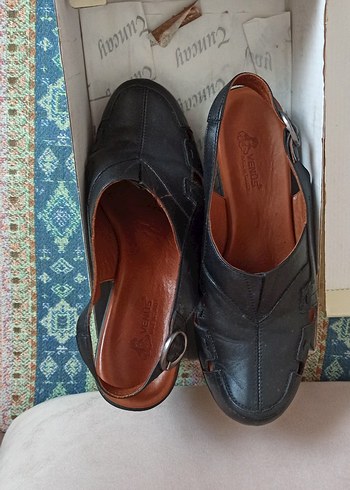 Kemer Tokalı Kahverengi Dolgu Topuk Kadın Sandalet - Görsel 3