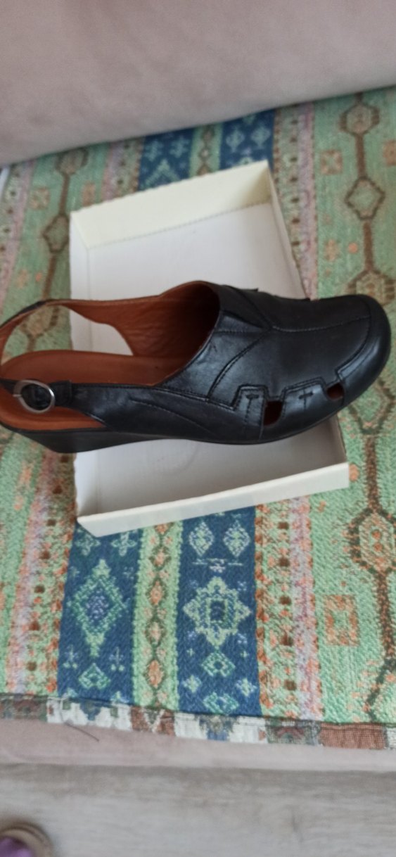 Kemer Tokalı Kahverengi Dolgu Topuk Kadın Sandalet - Görsel 2