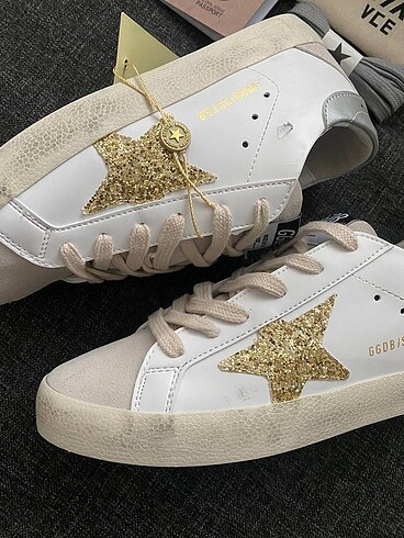 37 Beden beyaz Renk Golden Goose Deluxe