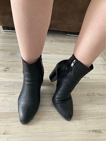Deichmann Bot