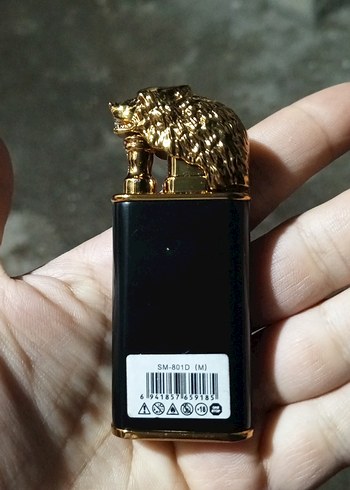 Altın Renkli Kurt Figürlü Çakmak - Görsel 3