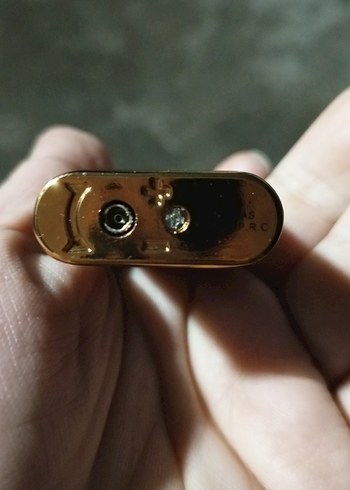 Altın Renkli Kurt Figürlü Çakmak - Görsel 5