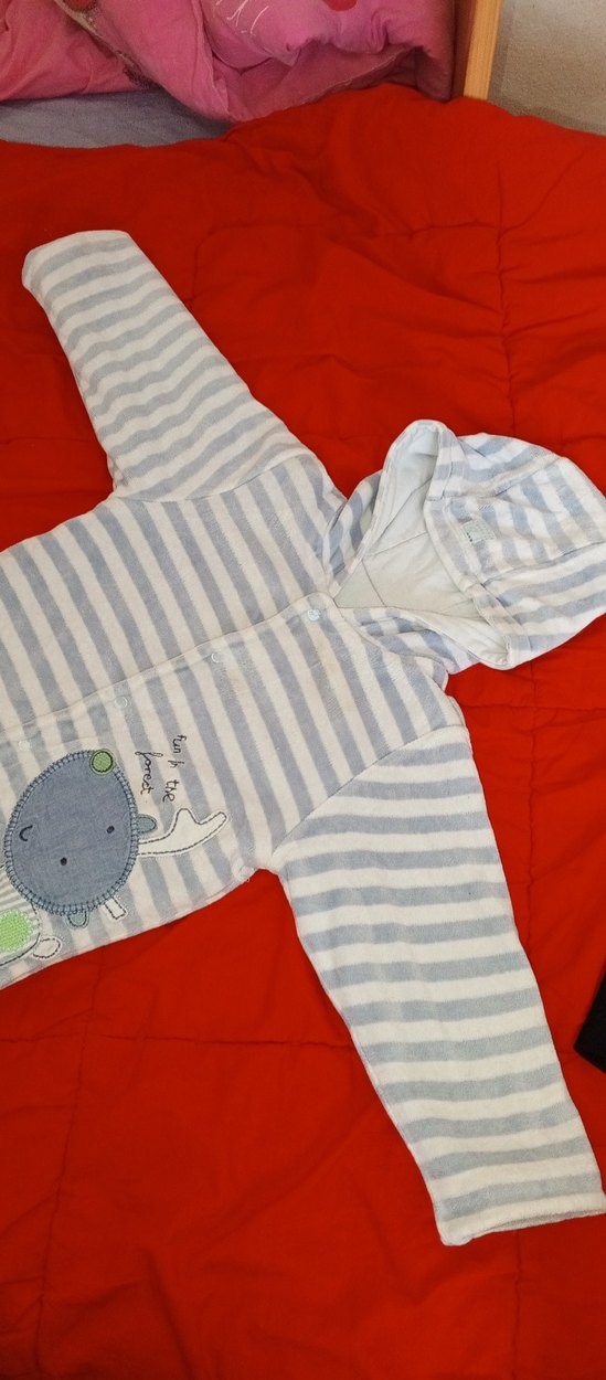 Kapüşonlu Gri Desenli Bebek Tulumu - Görsel 2