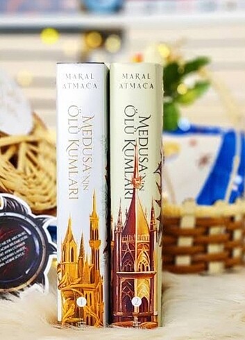 Medusa'nın ölü kumları set ciltli