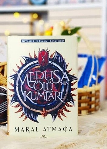 Medusa'nın ölü kumları set ciltli