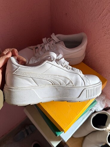 37 Beden beyaz Renk Puma ayakkabı