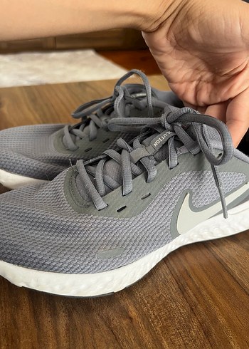 Gri Bağcıklı Erkek Spor Ayakkabı