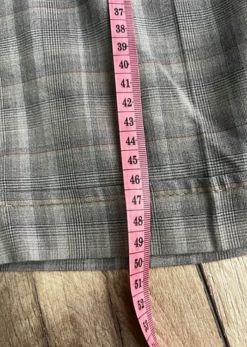 l Beden gri Renk Düğmeli Gri Ekoseli Kadın Bermuda Şort