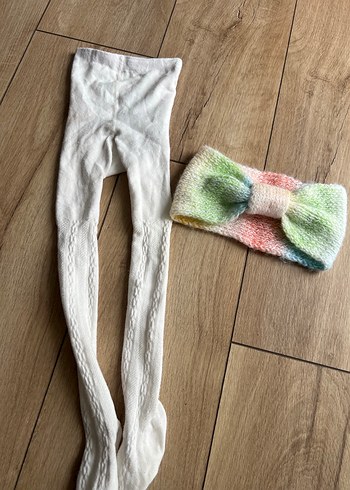Beyaz örme çocuk külotlu çorap ve pastel renkli saç bandı