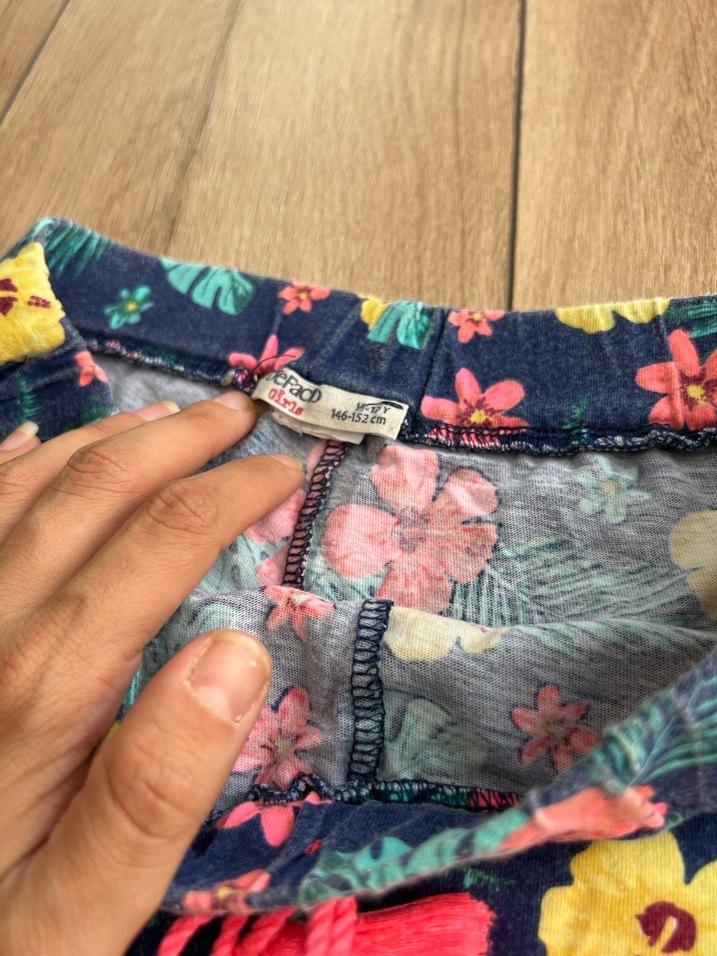 Renkli Çiçek Desenli Kız Şortu - Görsel 4