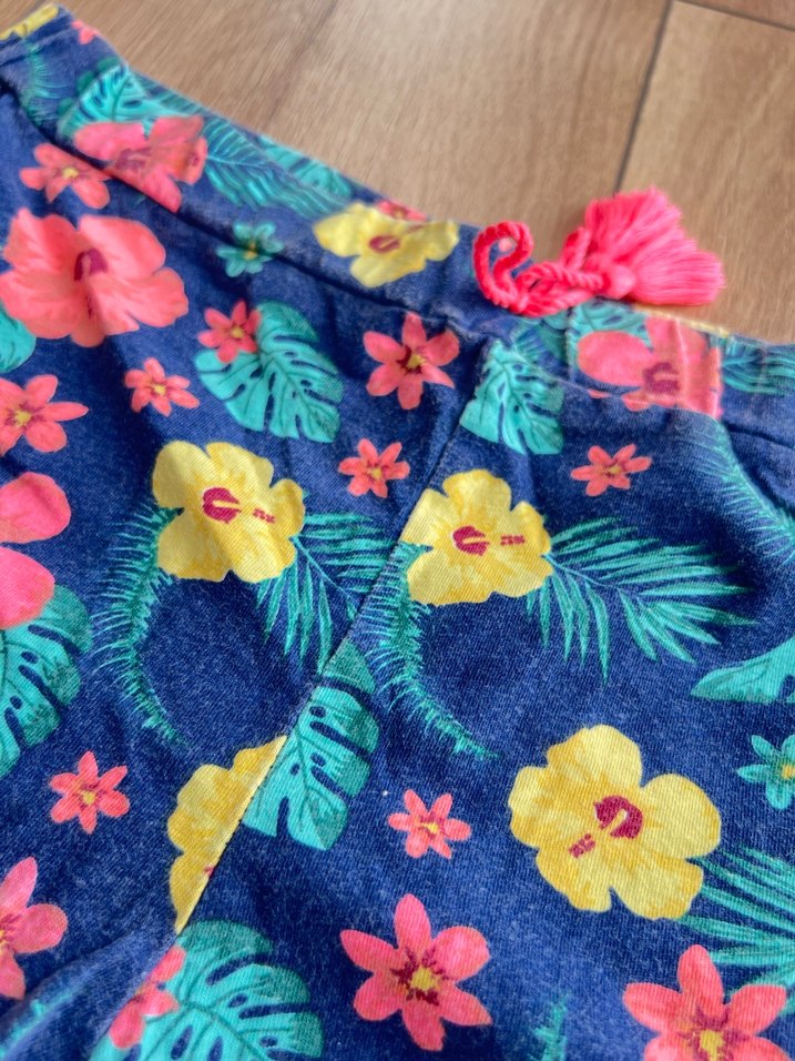 Renkli Çiçek Desenli Kız Şortu - Görsel 3