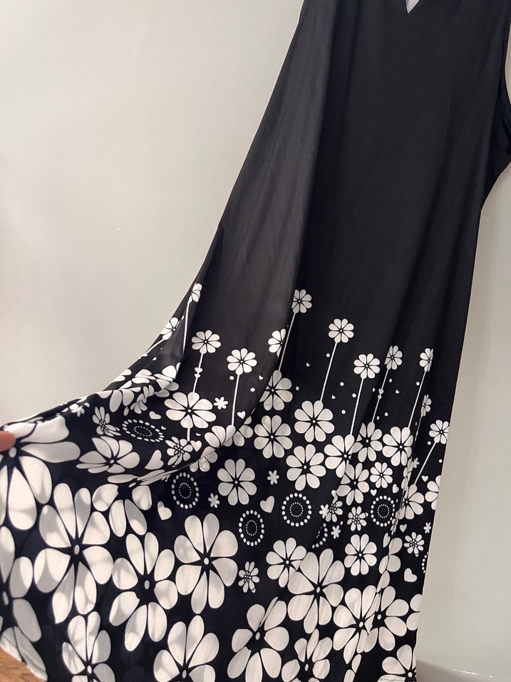 Çiçek Desenli Siyah Gece Elbisesi - Görsel 2