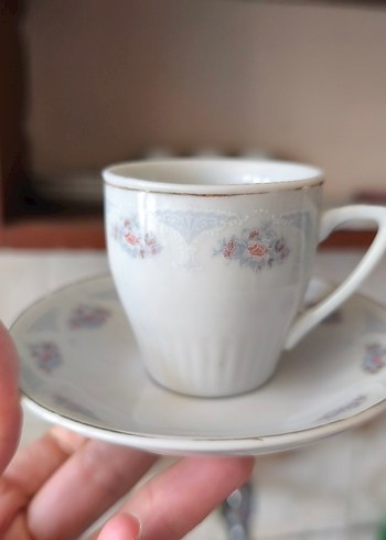 Pastel Desenli Beyaz Porselen Fincan Takımı