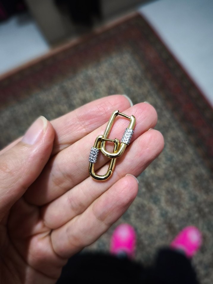 Minimalist Altın Renk Mini Kemerli Küpe - Görsel 2