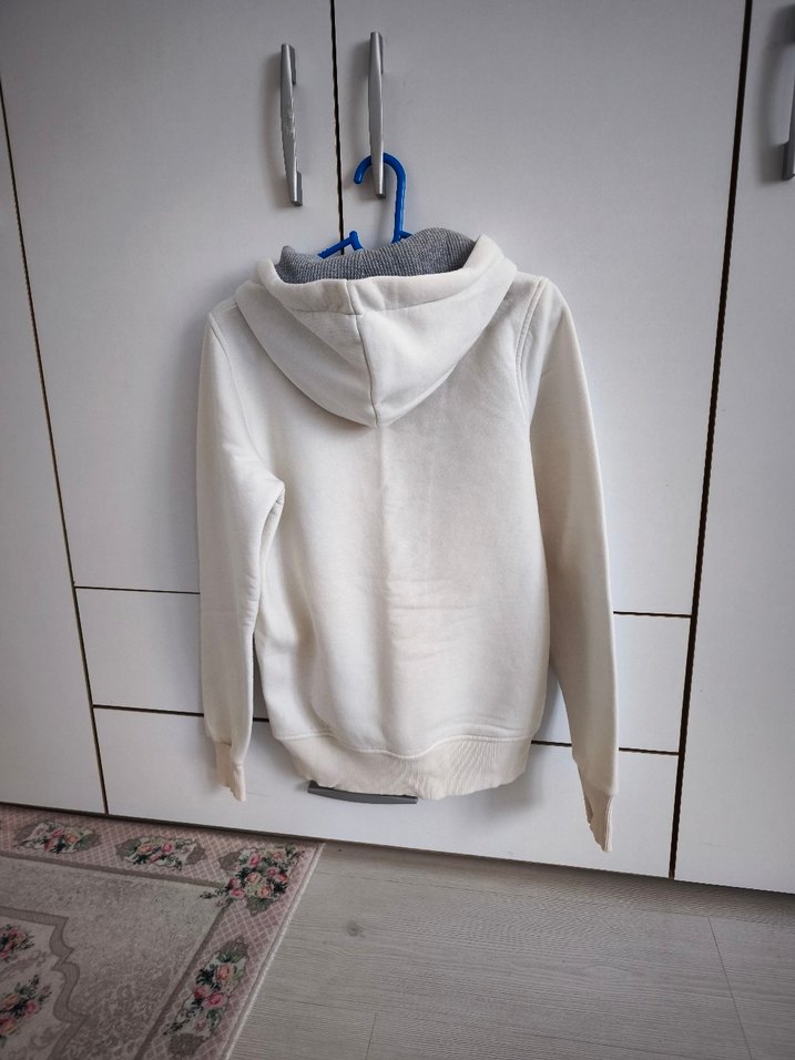 Beyaz Nakışlı Kadın Kapüşonlu Sweatshirt - Görsel 2