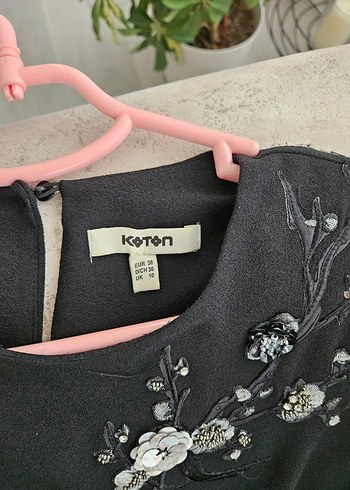 38 Beden Siyah Nakışlı Elbise