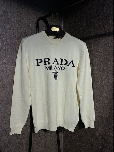 PRADA BEYAZ TRİKO KAZAK