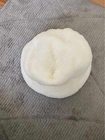 Peluş şapka
