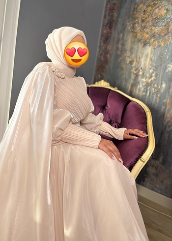 Uzun Kollu Beyaz Drape ve omuz çiçek Detaylı Tesettür Abiye - Görsel 3