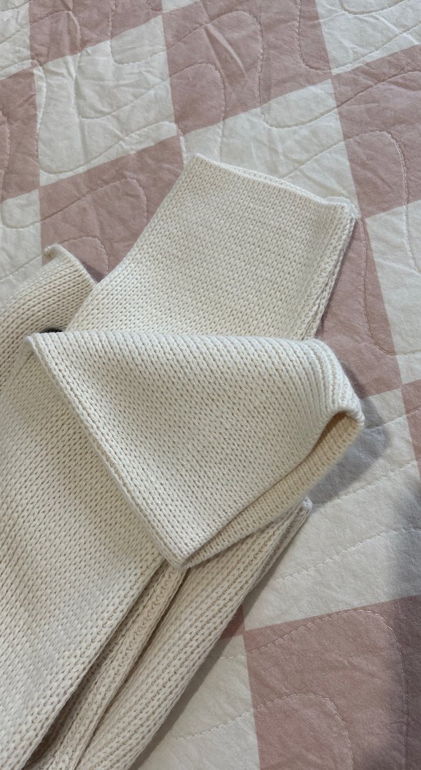 Düğmeli Beyaz Mini Triko Hırka - Görsel 4