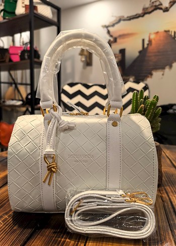 Bottega Veneta Kapitone Desenli Siyah Deri Kadın Çanta