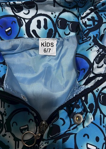 Kapüşonlu Mavi Erkek Çocuk Yağmurluk - Görsel 5