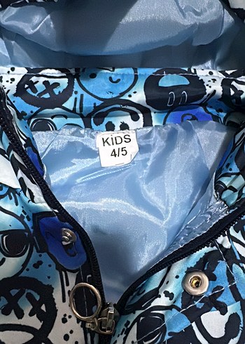 Kapüşonlu Mavi Erkek Çocuk Yağmurluk - Görsel 4