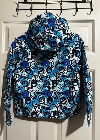 Kapüşonlu Mavi Erkek Çocuk Yağmurluk - Görsel 2