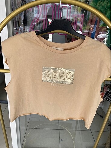 Aeropostale Bej Altın Logolu Crop Tişört