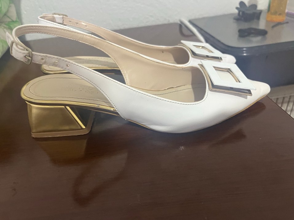 Beyaz Tokalı  Topuklu Kadın Ayakkabı - Görsel 2