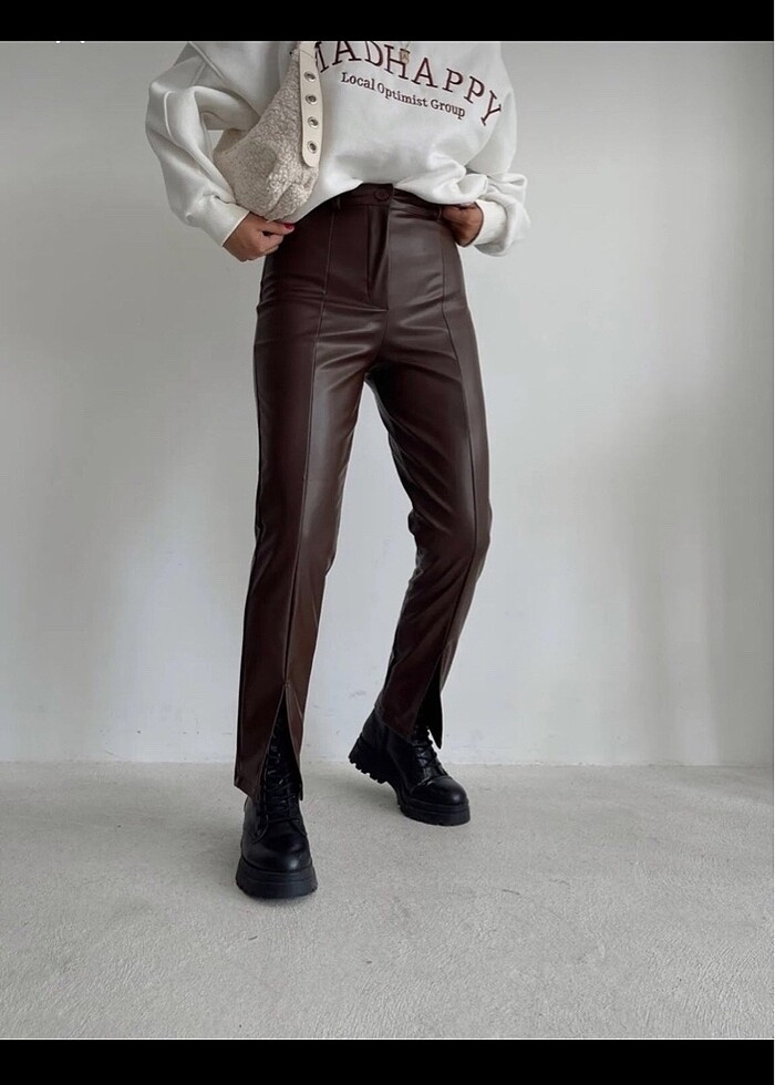 Önden yırtmaçlı deri pantolon - Görsel 2