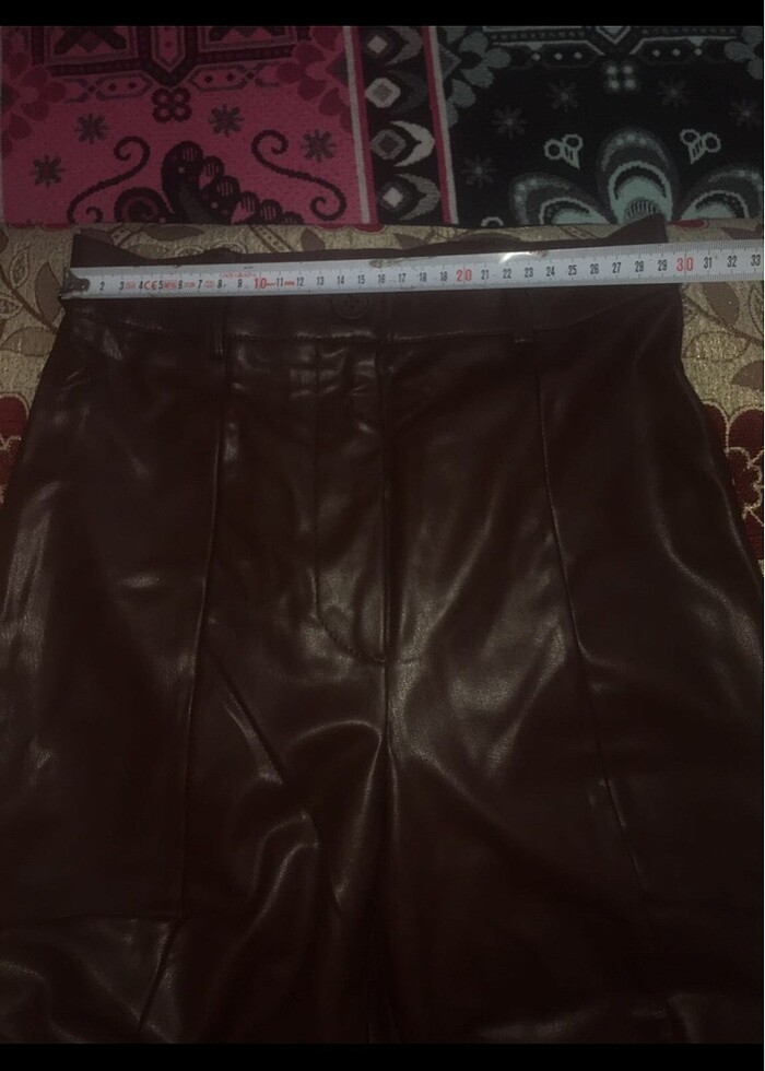 Önden yırtmaçlı deri pantolon - Görsel 4