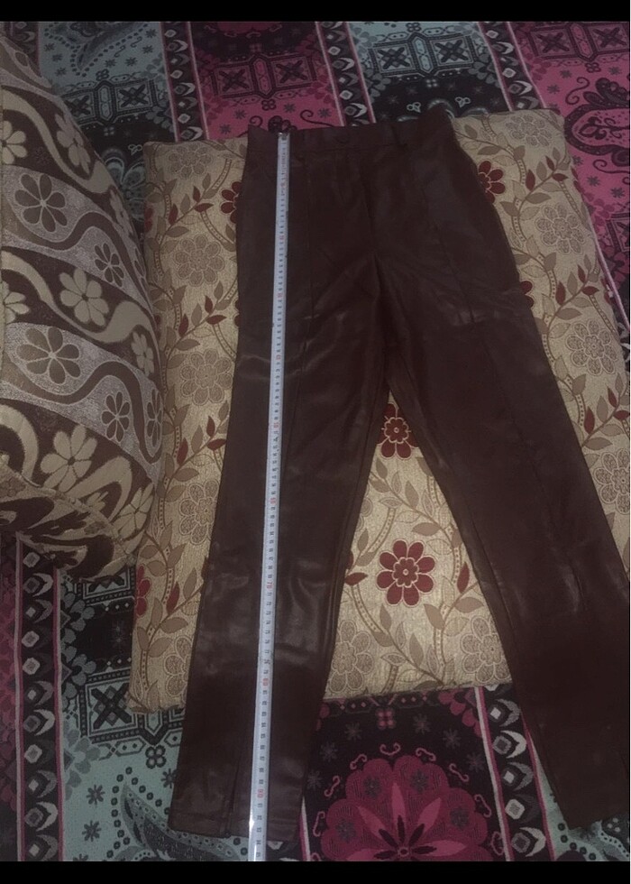 Önden yırtmaçlı deri pantolon - Görsel 3