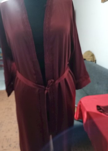 Bordo Parlak Uzun Kadın Sabahlık ve şortlu takım - Görsel 2