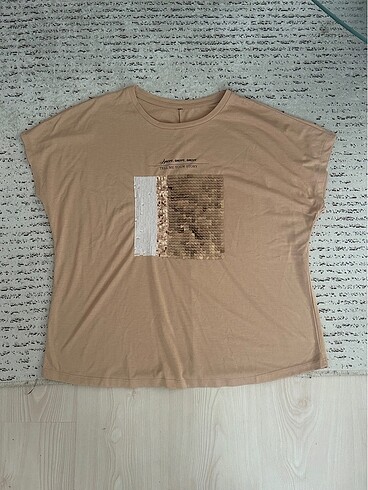Bej Tshirt