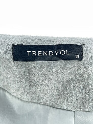 38 Beden gri Renk Trendyol & Milla Kaban %70 İndirimli.