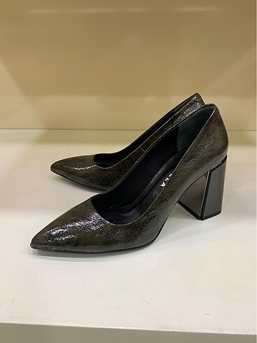 Hakiki rugan yüksek topuklu şık stiletto