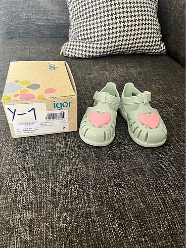 İgor Yeşil renk sandalet