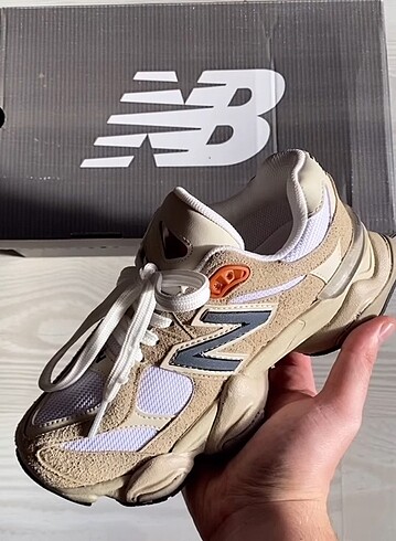 New Balance 9060