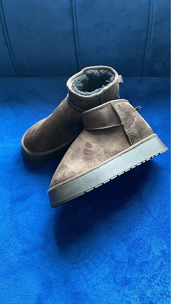 Ugg Ugg bot