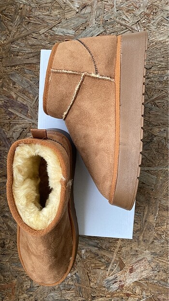 Ugg Ugg bot açık kahve