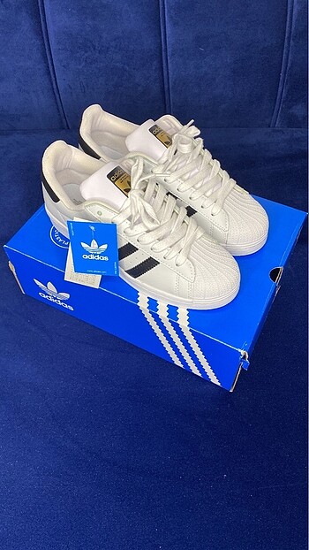 Süperstar adidas